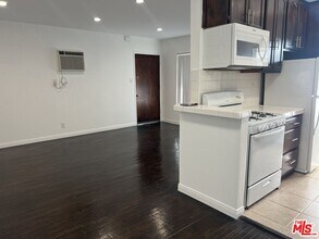 Building Photo - 1024 N Stanley Ave