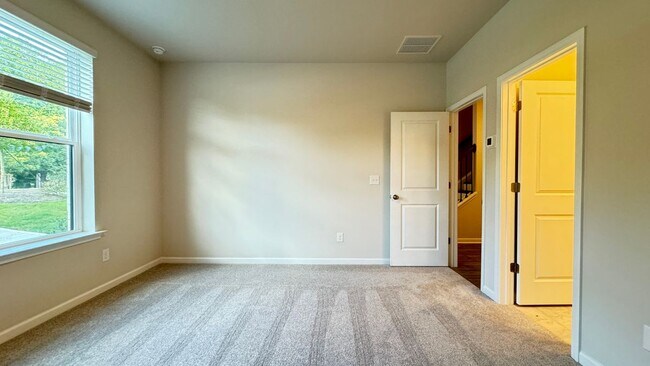Building Photo - 53 Peeples Dr