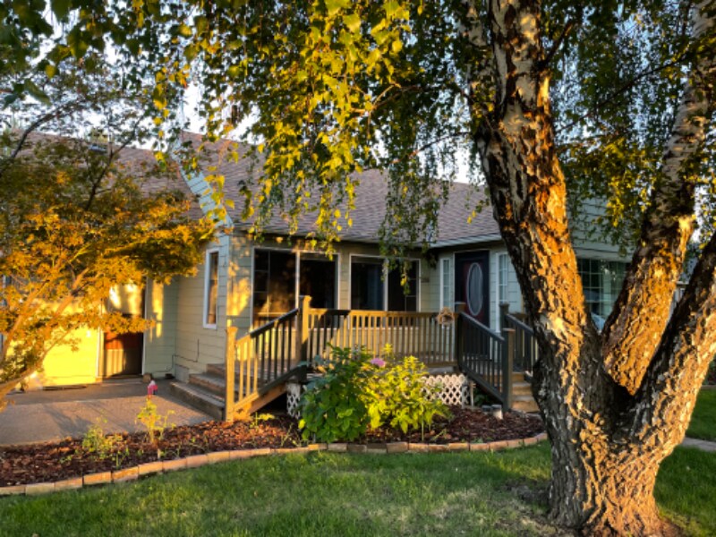 Primary Photo - 288 NE Deccio Rd