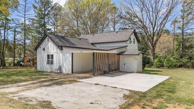 Building Photo - 5491 Hill Rd SW