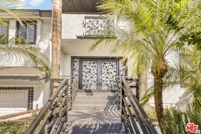 Building Photo - 2750 N Glenoaks Blvd