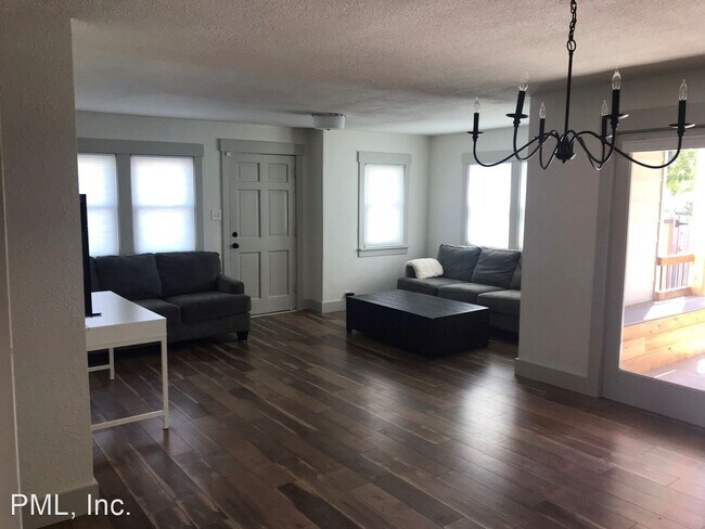 Building Photo - 3 br, 2.5 bath House - 551 1st Avenue