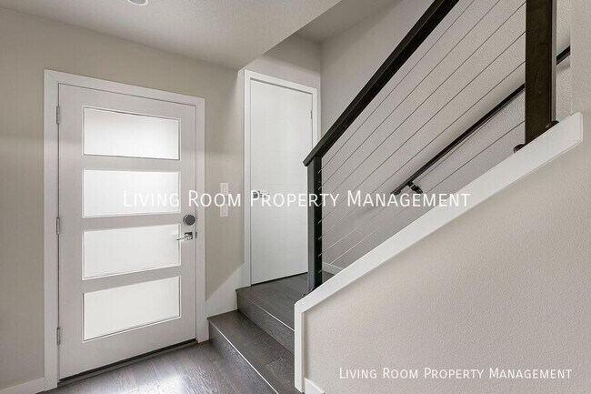 Photo - 736 N Webster St House