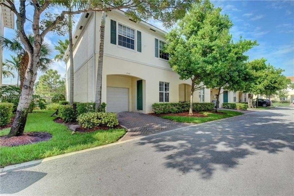 Primary Photo - 256 SW 6th Ct