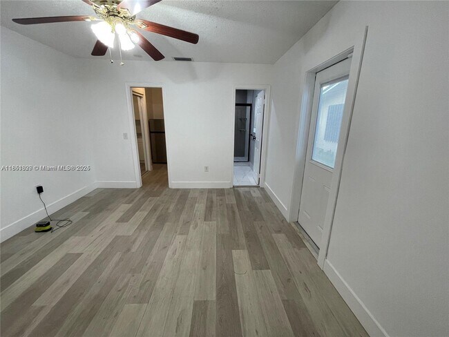 Foto del edificio - 11940 NW 29th St