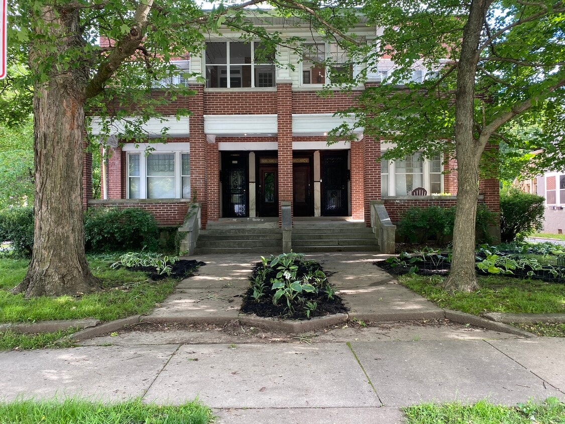 602 W State St, Springfield, MO 65806 Townhome Rentals in Springfield