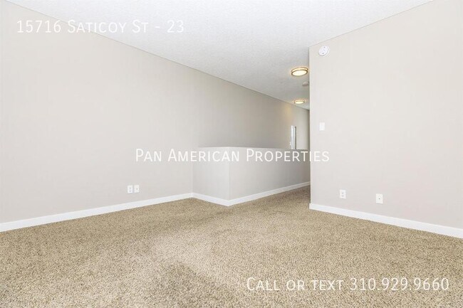 Foto del edificio - 15716 Saticoy St