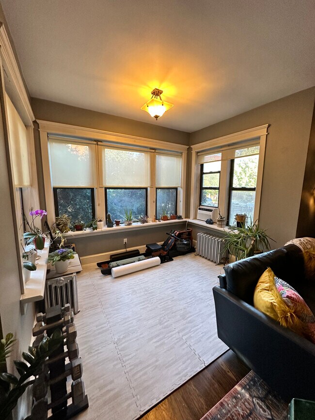 Foto del edificio - 4854 N Albany Ave