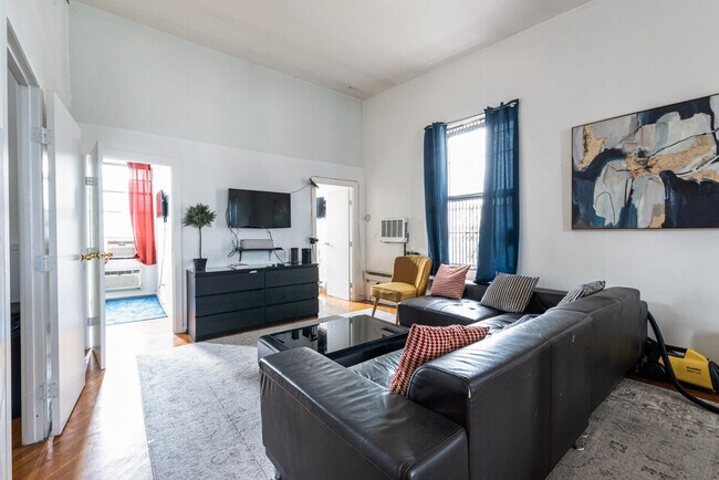 Foto del edificio - 351 E 117th St