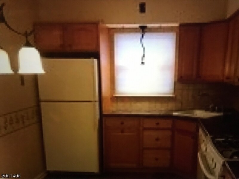 Building Photo - 12 Hausmann Ct