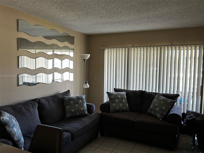 Foto del edificio - 4276 NW 89th Ave