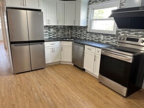 Building Photo - 117 Evergreen Ave