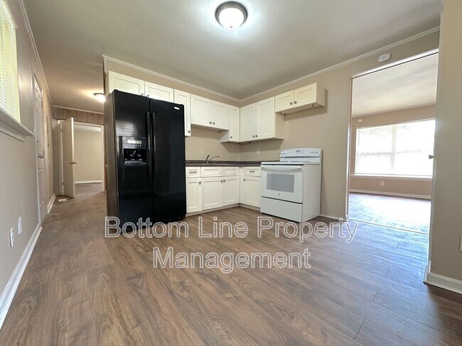 Photo - 3615 Midfield Dr House