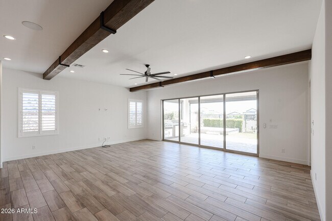 Foto del edificio - 17383 W Guthrie St