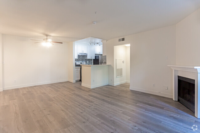 2BR,2BA-1,000SF- Living Room - Bakman Apartments