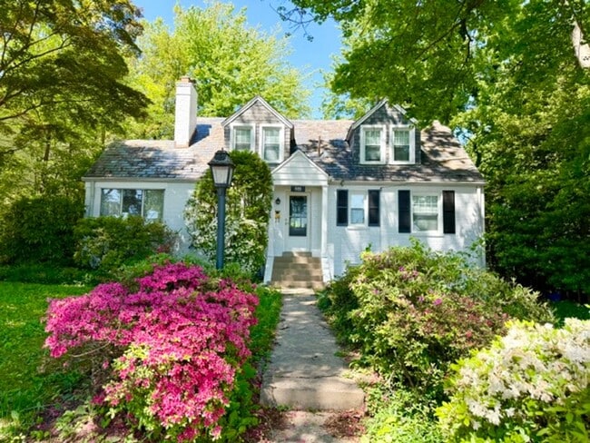 Photo - 811 Forest Glen Rd House