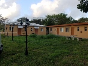 Building Photo - 13770 NE 20th Pl