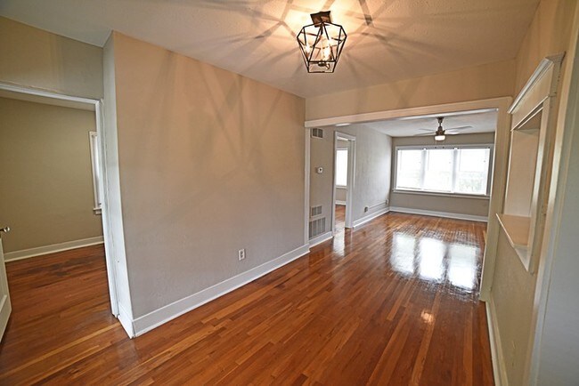 Foto del edificio - 2811 Campbell St