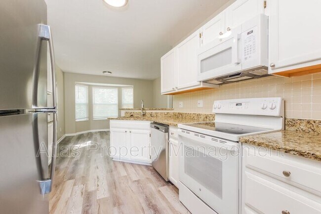 Foto del edificio - 585 Foxglove Ct