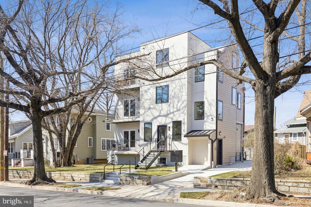 Primary Photo - 1016 Rhode Island Ave NE