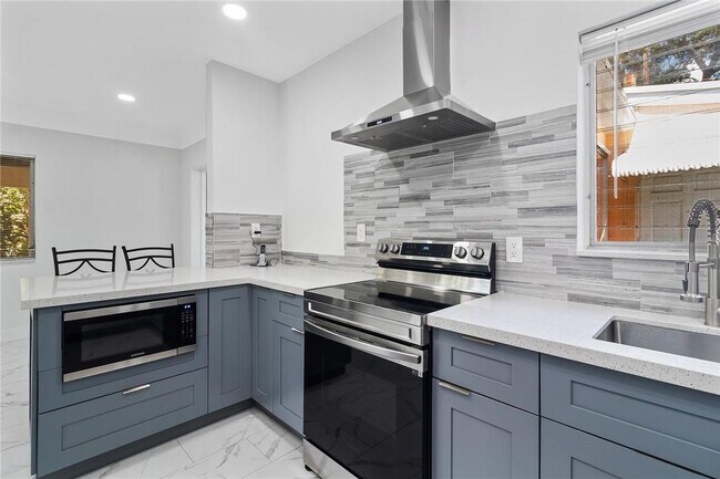 Foto del edificio - 811 SW 26th Ct