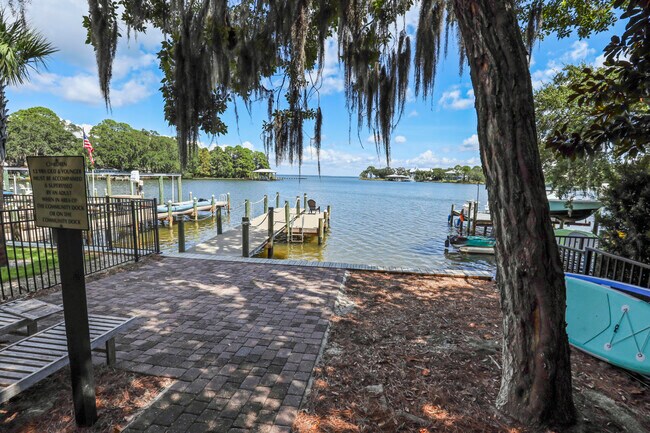 Foto del edificio - 159 Beacon Point Dr