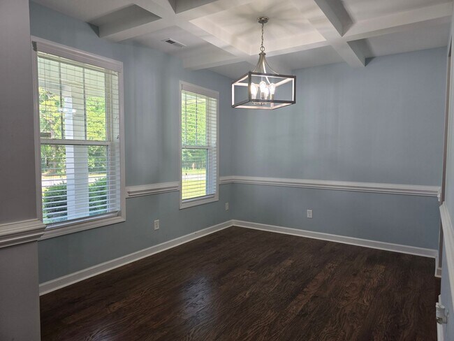 Foto del edificio - NEW LISTING- 4 bd/ 2.5 ba located MINUTES from Fort Bragg! Quiet Neighborhood!