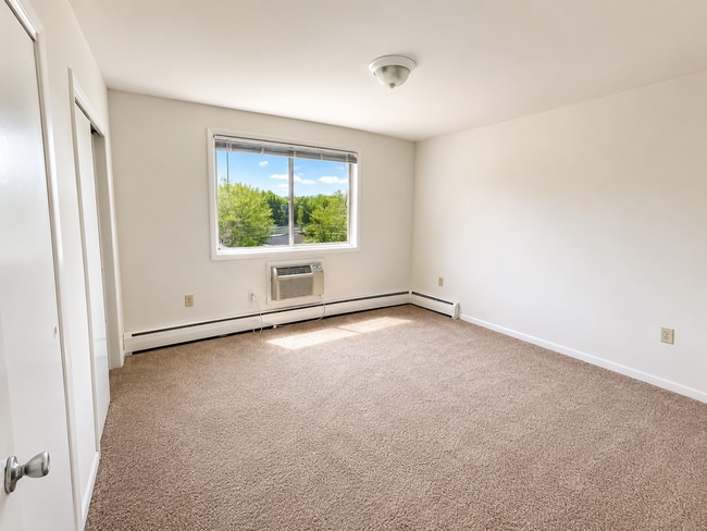 Interior Photo - Foxhall Terrace
