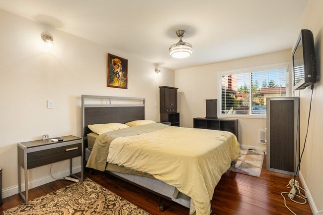 Foto del edificio - 501 141st Ave SE