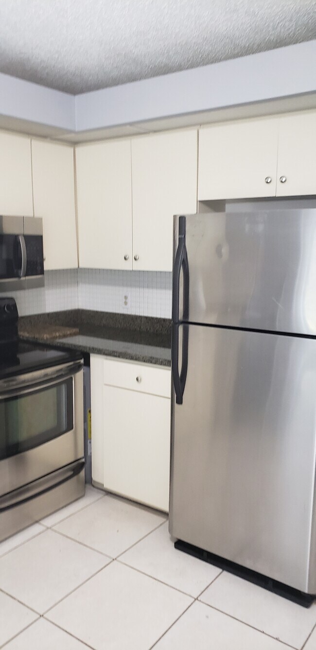 Photo - 2205 Belleair Rd Apartments