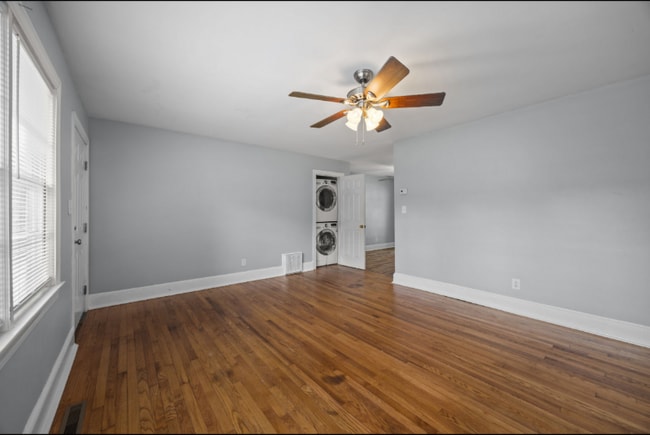 Photo - 1304 E 1st St House