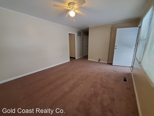 Building Photo - 3 br, 1 bath House - 4625 Gardendale Avenue