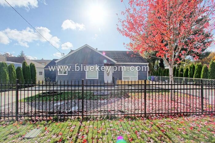 3 Bed, 2 Bath Home Near Mill City Park in Portland - 3 Bed, 2 Bath Home Near Mill City Park in Portland