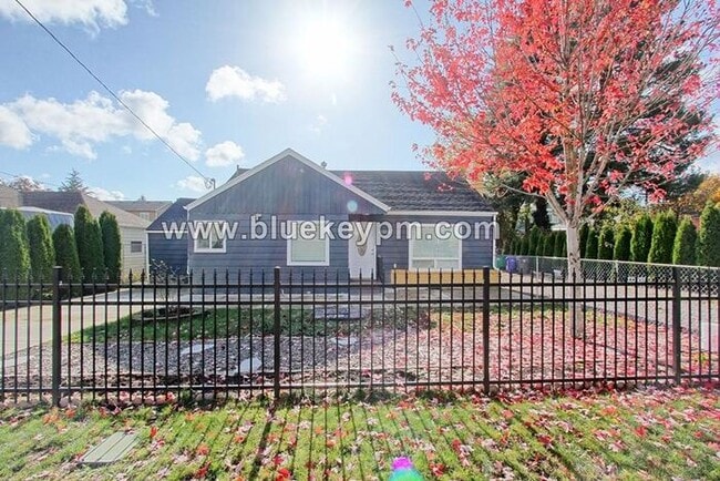 3 Bed, 2 Bath Home Near Mill City Park in Portland - 3 Bed, 2 Bath Home Near Mill City Park in Portland