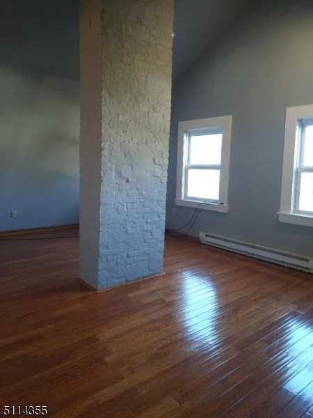Building Photo - 529 Norwood St