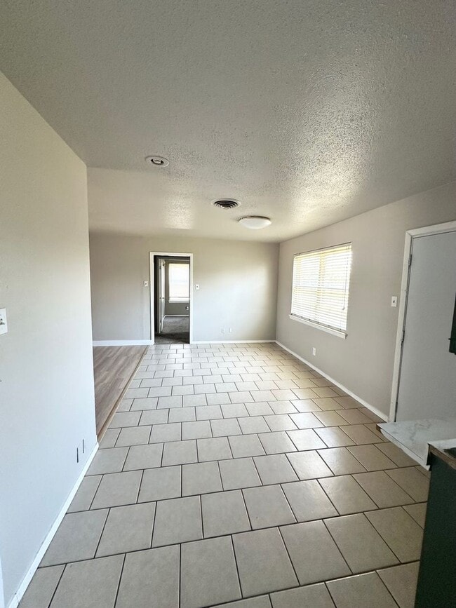 Foto del edificio - 3 Bed 2 Bath Ready to Rent ASAP!