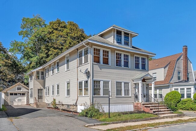 Building Photo - 10-12-12 Peaslee Terrace