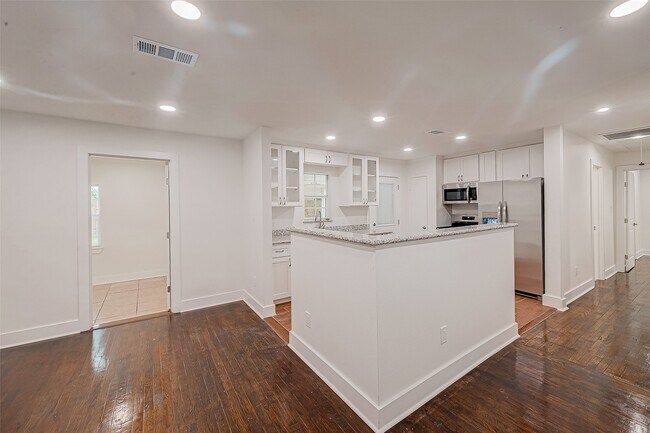 Foto del edificio - 5703 Belmark St