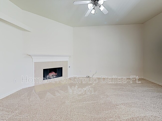 Building Photo - 217 Mapleshade Dr