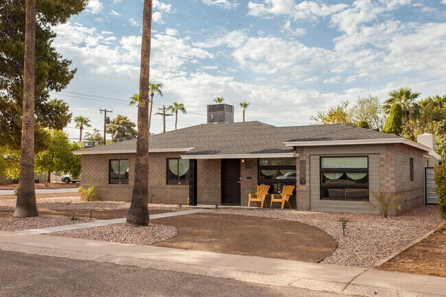 Building Photo - 2545 E Turney Ave