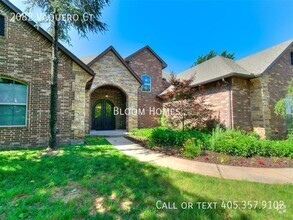 Building Photo - 2082 Vaquero Ct