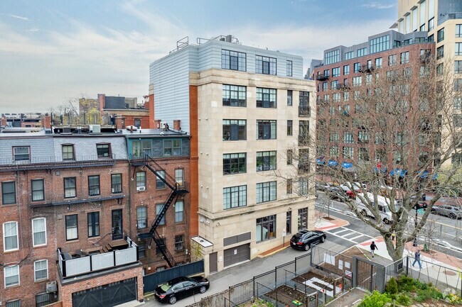 La 512-518 Tremont Street se encuentra en el extremo sur. - The Chevron