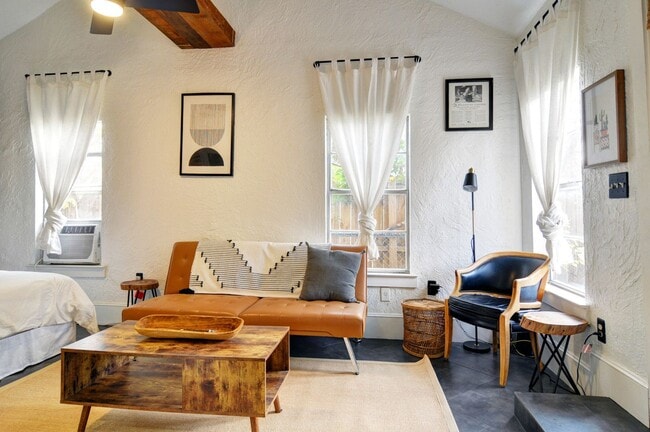 Photo - 1707 Thomas Pl House