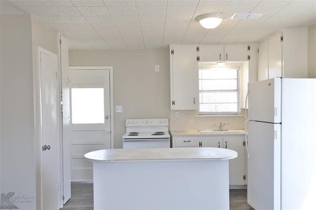 Building Photo - 826 E N 10th St