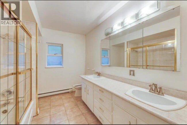 Photo du bâtiment - 1380 Burnside Rd