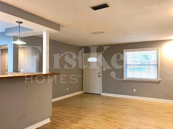 Building Photo - 6003 Holly Bay Dr