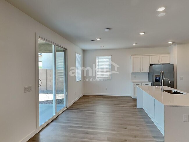 Building Photo - 6144 W Calle Lingo