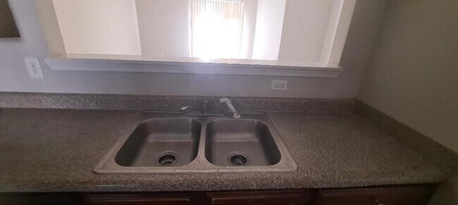 Foto del edificio - 2392 Bigwood Trail
