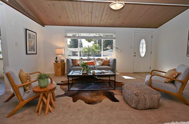 Foto del edificio - 4 Bed Castro Valley Home For Rent