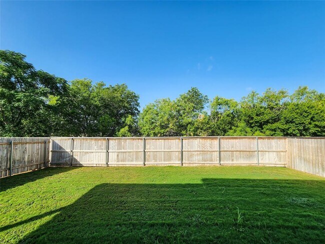 Foto del edificio - 205 Blue Oak Blvd